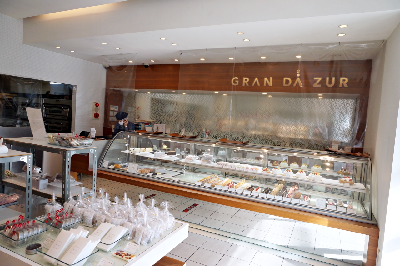 GRAN DA ZUR店内